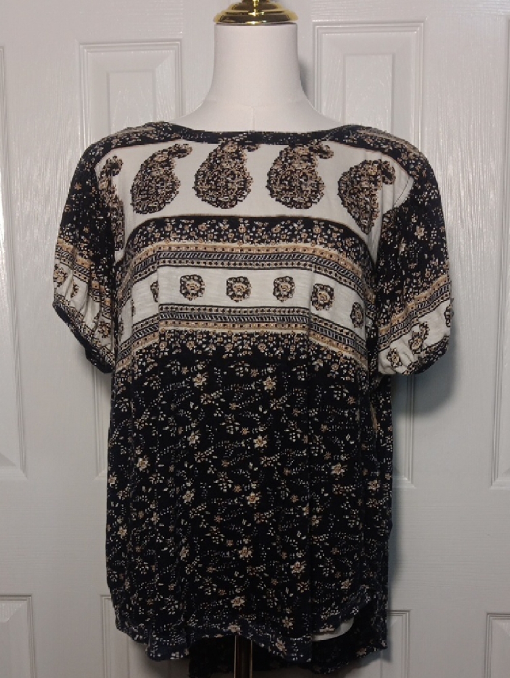 Free People Navy Paisley Border Print Short Sleeve Blouse - Picture 3 of 13
